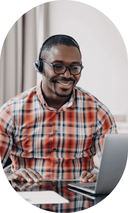 tsr_csr person wokring on a laptop